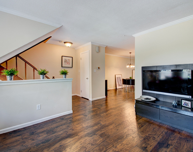 184 Gravel Street - Photo Thumbnail 9