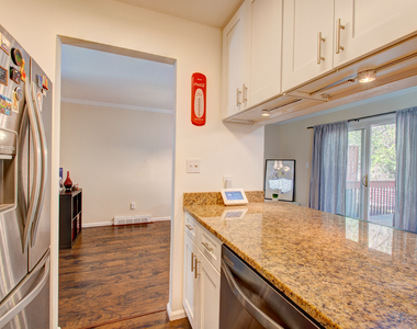 184 Gravel Street - Photo Thumbnail 2