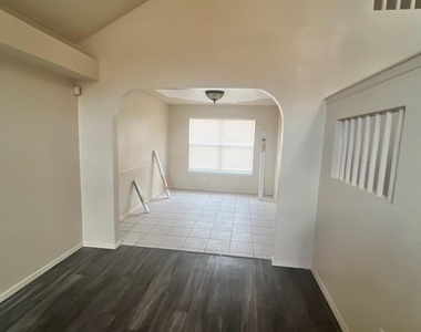 12625 Tierra Tigre Avenue - Photo Thumbnail 1