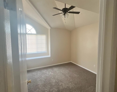 12625 Tierra Tigre Avenue - Photo Thumbnail 7