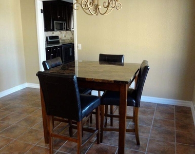320 Barbaree Drive - Photo Thumbnail 4