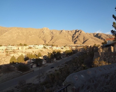 320 Barbaree Drive - Photo Thumbnail 2