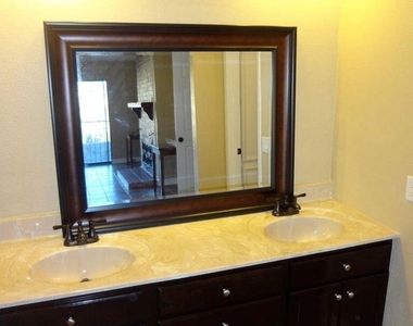 320 Barbaree Drive - Photo Thumbnail 9