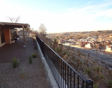 320 Barbaree Drive - Photo Thumbnail 14