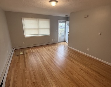 106 Howard Avenue - Photo Thumbnail 6