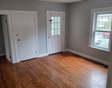 304 Hillside Avenue - Photo Thumbnail 5