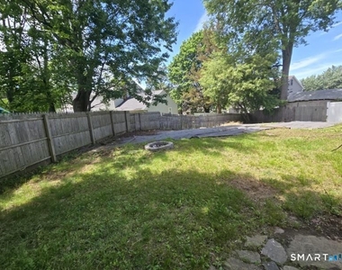 191 Dupont Place - Photo Thumbnail 7
