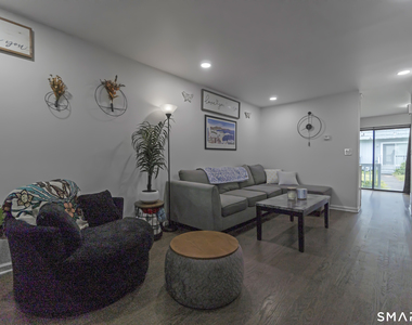 654 Longbrook Avenue - Photo Thumbnail 1