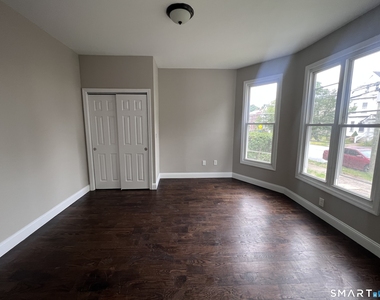52 Admiral Street - Photo Thumbnail 3