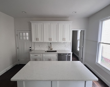 52 Admiral Street - Photo Thumbnail 9