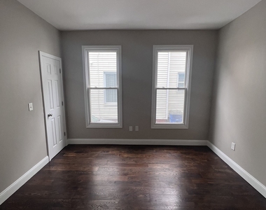52 Admiral Street - Photo Thumbnail 17