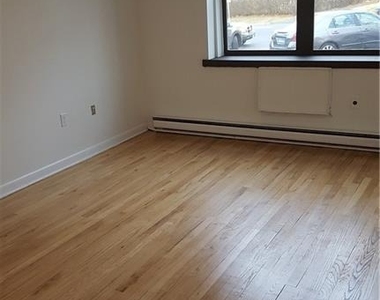 500 Newfield Avenue - Photo Thumbnail 8