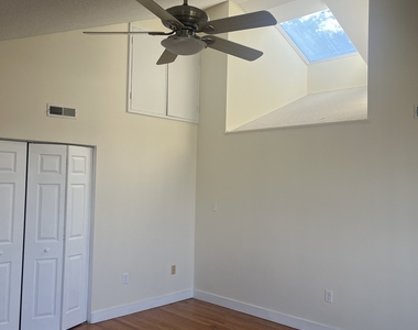 896 Quinnipiac Avenue - Photo Thumbnail 18