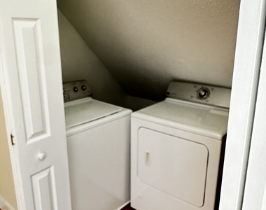 896 Quinnipiac Avenue - Photo Thumbnail 26