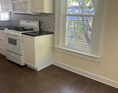 896 Quinnipiac Avenue - Photo Thumbnail 7