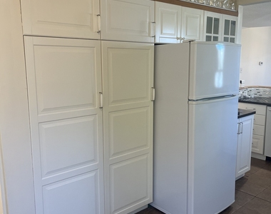 896 Quinnipiac Avenue - Photo Thumbnail 9