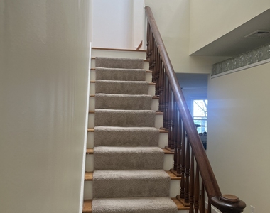 896 Quinnipiac Avenue - Photo Thumbnail 14