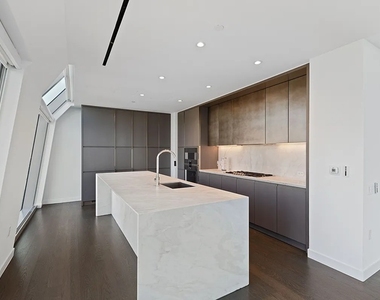 Copy of 635 West 59th Street, Unit 3302 - Photo Thumbnail 2