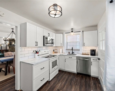 327 Chestnut St - Photo Thumbnail 4