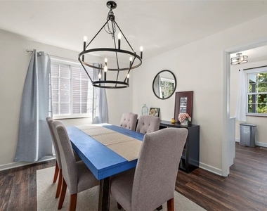 327 Chestnut St - Photo Thumbnail 3