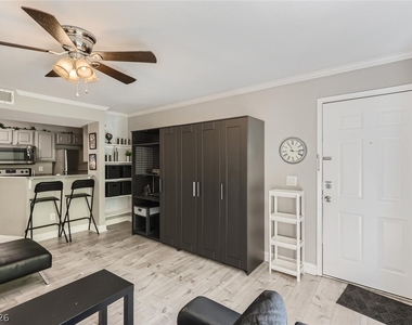 5146 S Jones Boulevard - Photo Thumbnail 2