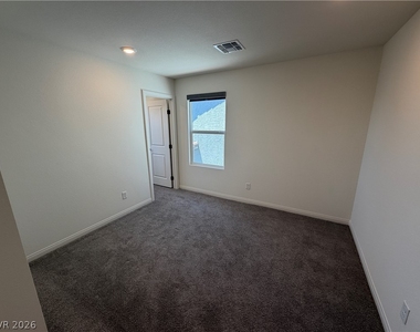 8030 Minavalle Avenue - Photo Thumbnail 22