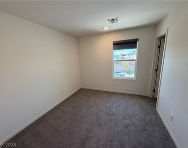 8030 Minavalle Avenue - Photo Thumbnail 24