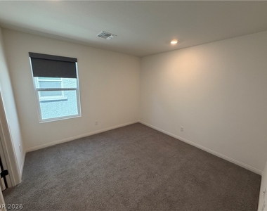 8030 Minavalle Avenue - Photo Thumbnail 21