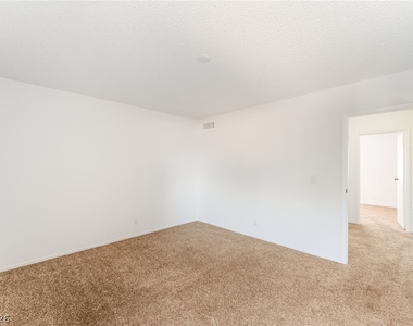 1406 N Jones Boulevard - Photo Thumbnail 16