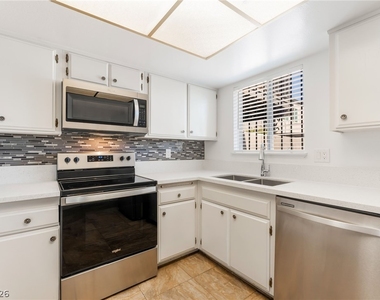 1406 N Jones Boulevard - Photo Thumbnail 8