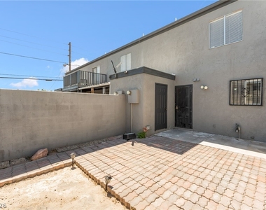 1406 N Jones Boulevard - Photo Thumbnail 29