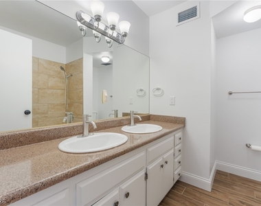 1406 N Jones Boulevard - Photo Thumbnail 22