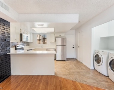 1406 N Jones Boulevard - Photo Thumbnail 6