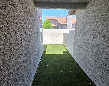 2275 Ramsgate Drive - Photo Thumbnail 18