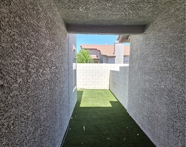 2275 Ramsgate Drive - Photo Thumbnail 17