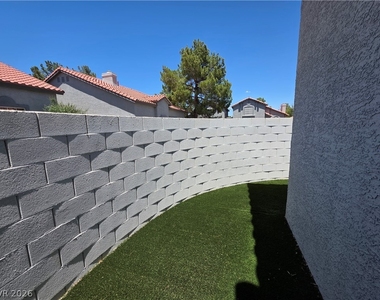 2275 Ramsgate Drive - Photo Thumbnail 7