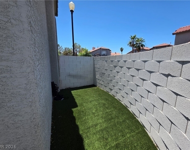 2275 Ramsgate Drive - Photo Thumbnail 4