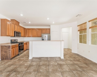 310 Clarence House Avenue - Photo Thumbnail 10