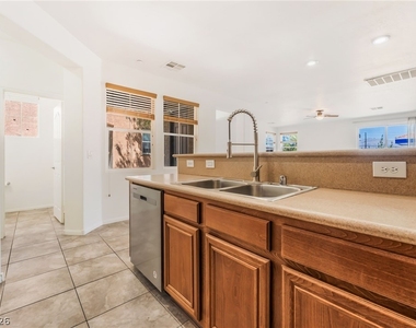 310 Clarence House Avenue - Photo Thumbnail 12