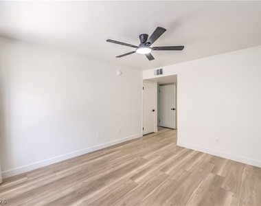 3425 E Russell Road - Photo Thumbnail 16