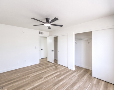3425 E Russell Road - Photo Thumbnail 20
