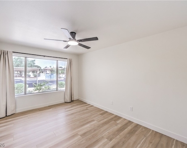 3425 E Russell Road - Photo Thumbnail 19