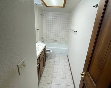 600 Woodmount Drive - Photo Thumbnail 31
