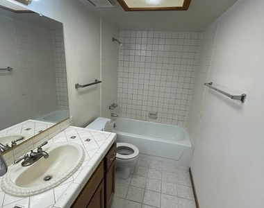 600 Woodmount Drive - Photo Thumbnail 33