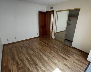 600 Woodmount Drive - Photo Thumbnail 29