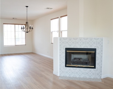 10808 Wallflower Avenue - Photo Thumbnail 54