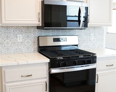 10808 Wallflower Avenue - Photo Thumbnail 65