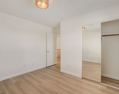 10808 Wallflower Avenue - Photo Thumbnail 38