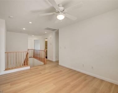 10808 Wallflower Avenue - Photo Thumbnail 16