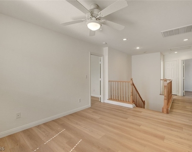 10808 Wallflower Avenue - Photo Thumbnail 17